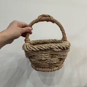 VTG‎ Hand Woven Chunky Basket Wicker Rope Handle Grannycore Farmhouse 8x8x10